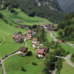 Luftaufnahme Richtung Dorf